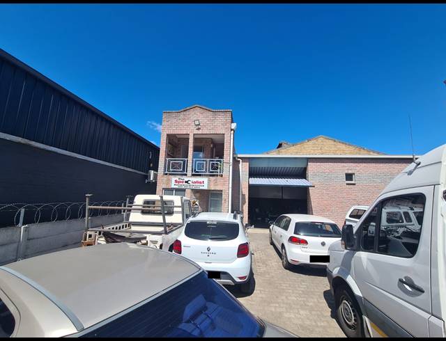 325M² WORKSHOP TO LET IN STIKLAND INDUSTRIAL